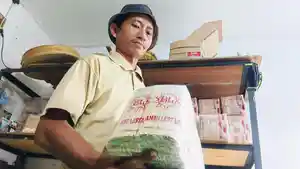 Produk-bambu-dari-perajin-di-Desa-Pogalan-Trenggalek-Herno-Nurmanto-40-Senin-1852026.jpg