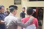 rekonstruksi-pembunuhan-tanah-tumbuh-bungo-12052026.jpg