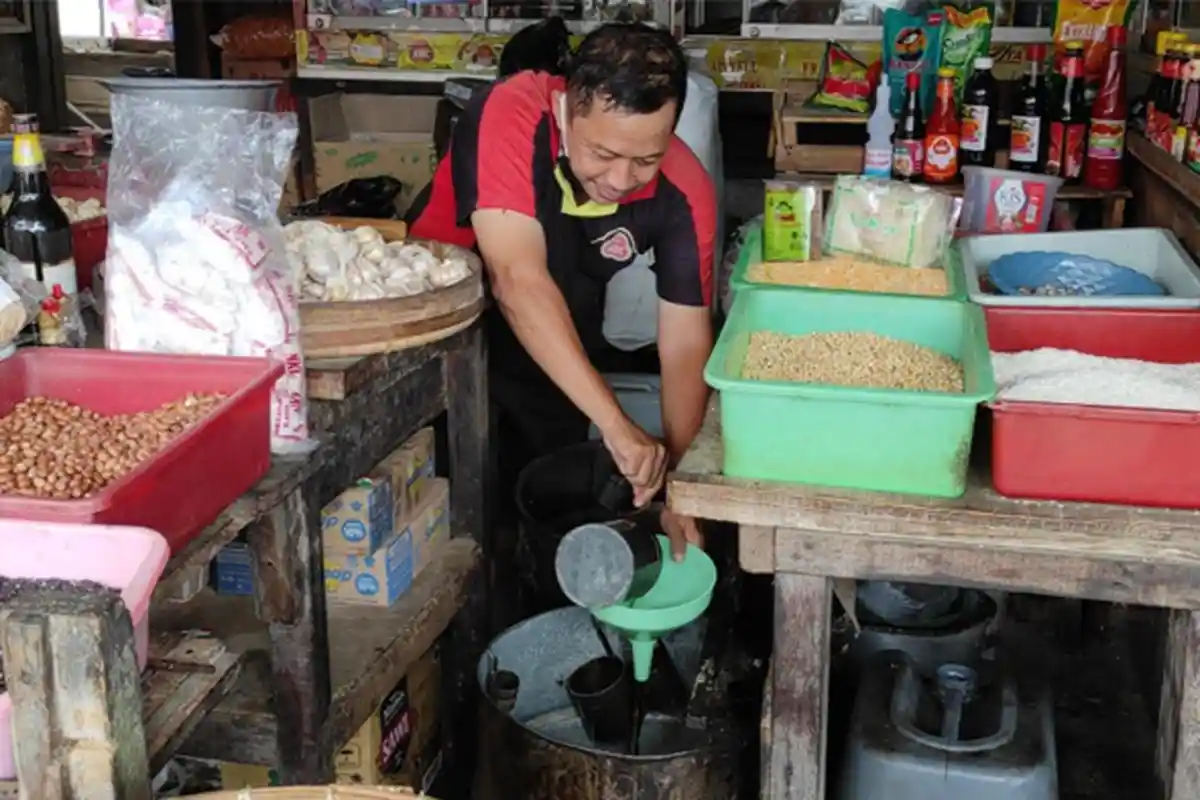 Pasokan Belum Lancar, Stok Minyak Goreng di Kota Blitar Masih Langka