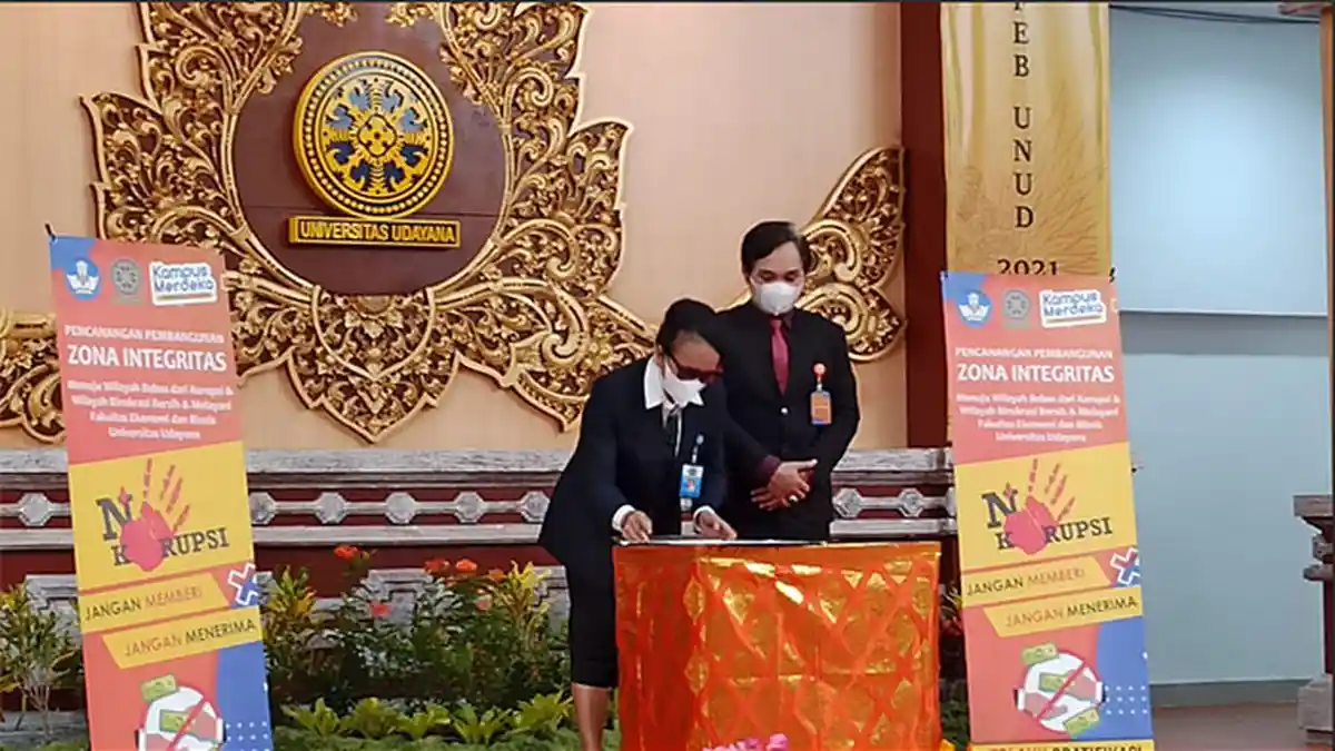 Canangkan Zona Integritas Anti Korupsi dan Birokrasi Bersih Melayani, FEB Unud Jadi Percontohan