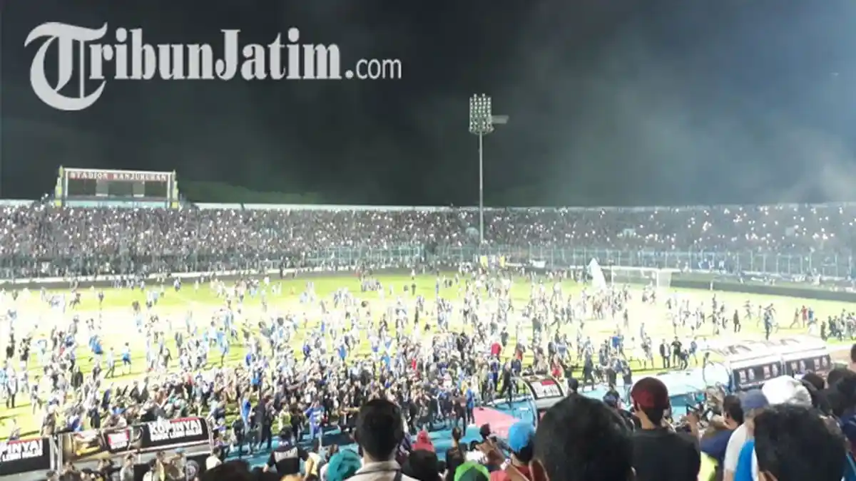 Laga Arema FC Vs Persib Bandung Berakhir Ricuh, Singo Edan Bersiap Dapat Sanksi Berat