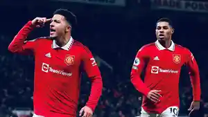 jogja/Manchester-United-2-2-Leeds-United-Jadon-Sancho-Selamatkan-Setan-Merah-dari-Kekalahan.jpg
