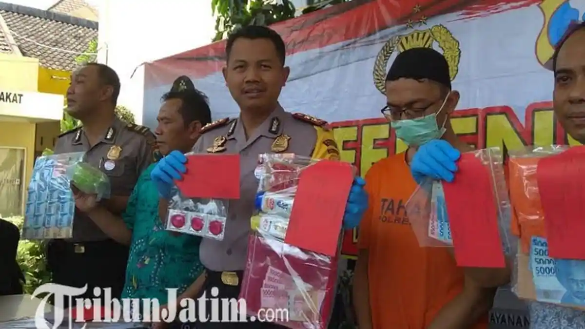 Digrebek Polisi Saat Terapis dan Pelanggan Thresome di Kamar VIP Spa D Glamour Kediri