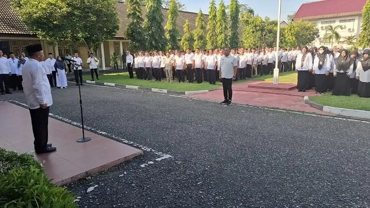 Apel Perdana di Kantor Bupati Pidie, Bupati Sarjani Warning Distributor Hingga Agen Pupuk