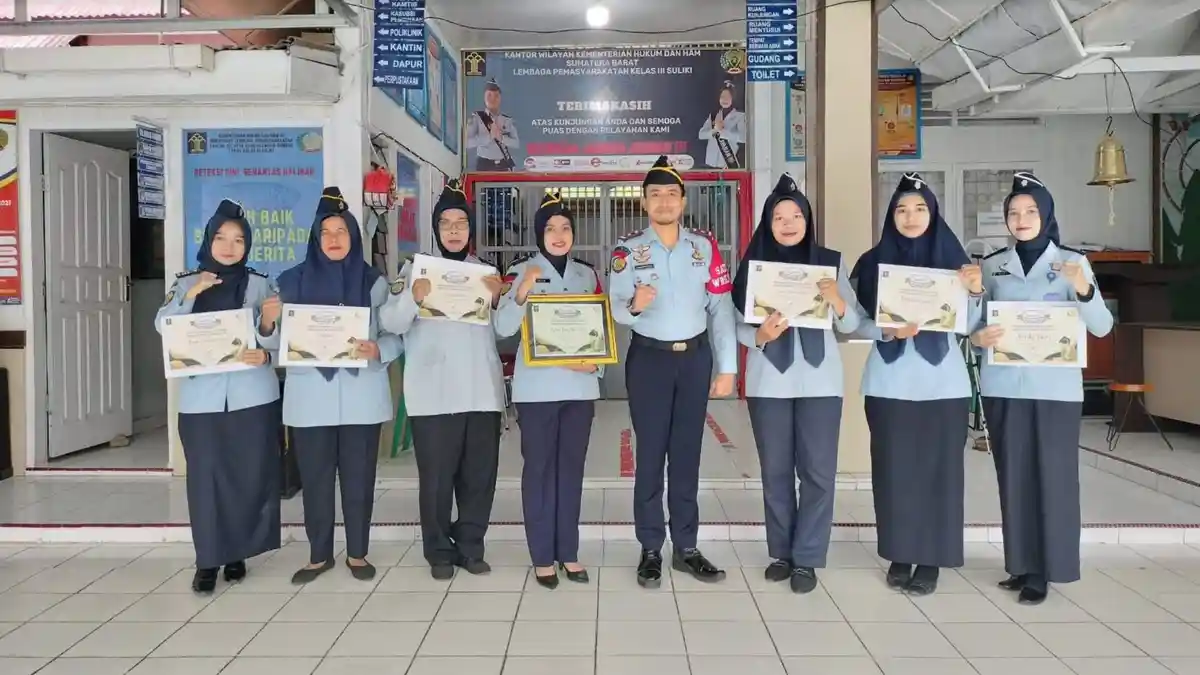 Peringati Hari Kartini ke-144, Lapas Suliki Berikan Penghargaan kepada 7 Pegawai Perempuan