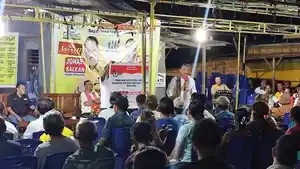 Jonas-Salen-bersama-Calon-Wakil-Wali-Kota-Kupang-Alo-Sukardan-saat-menggelar-dialog.jpg