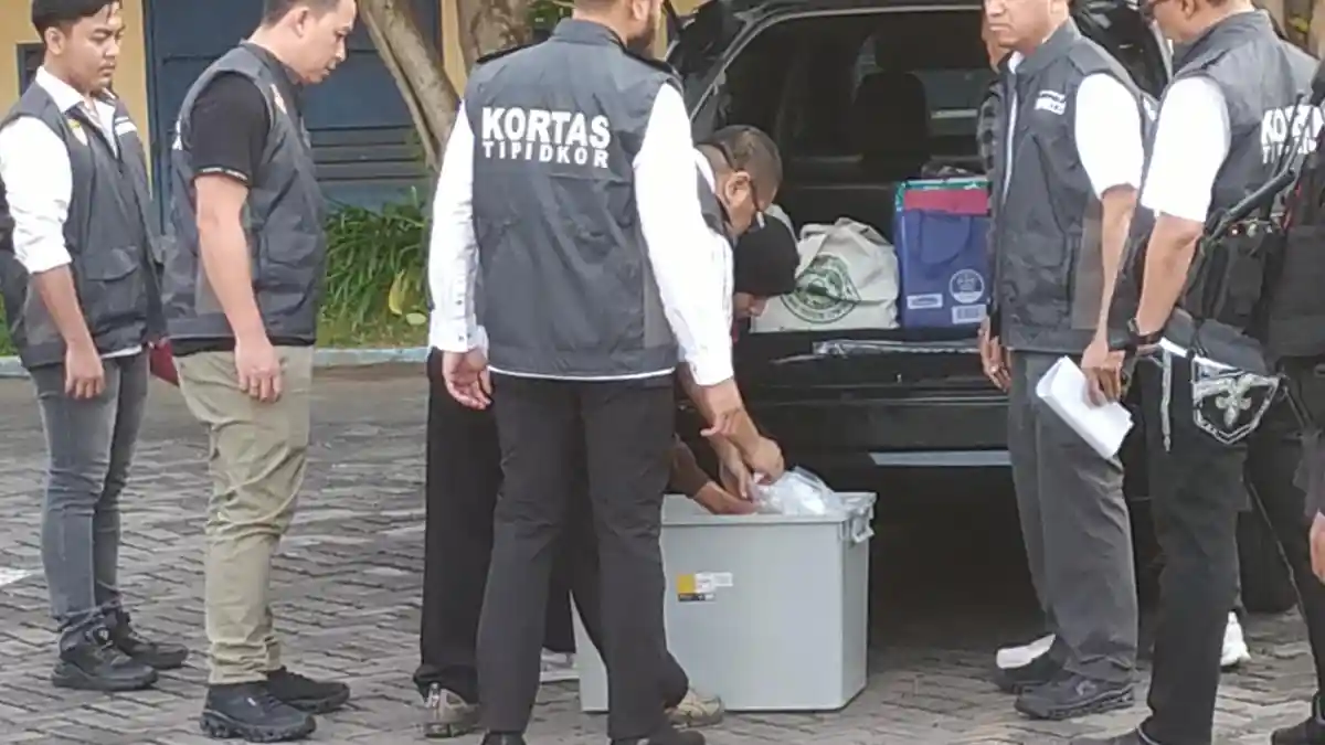 Fakta Baru 8 Jam Geledah Bea Cukai Juanda, Polisi Sita Uang Tunai Rp 165 Juta Hingga Emas - Surya.co.id