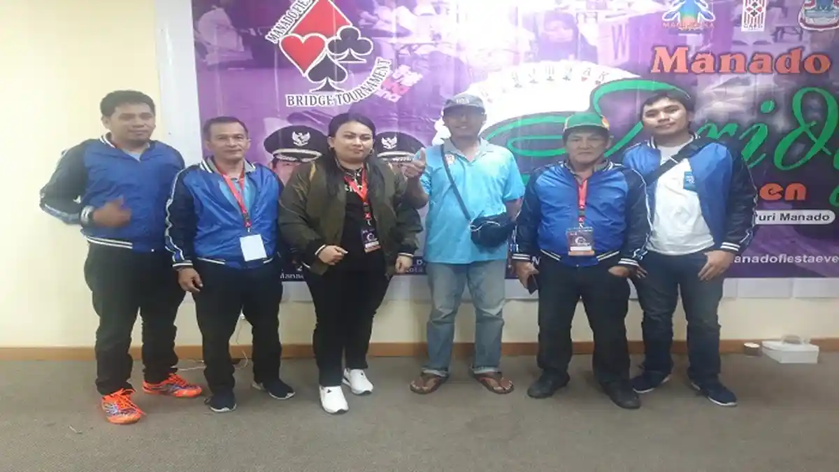 Ester Sempatkan Waktu Bertemu Keluarga Sebelum Mengikuti Bridge Tournament