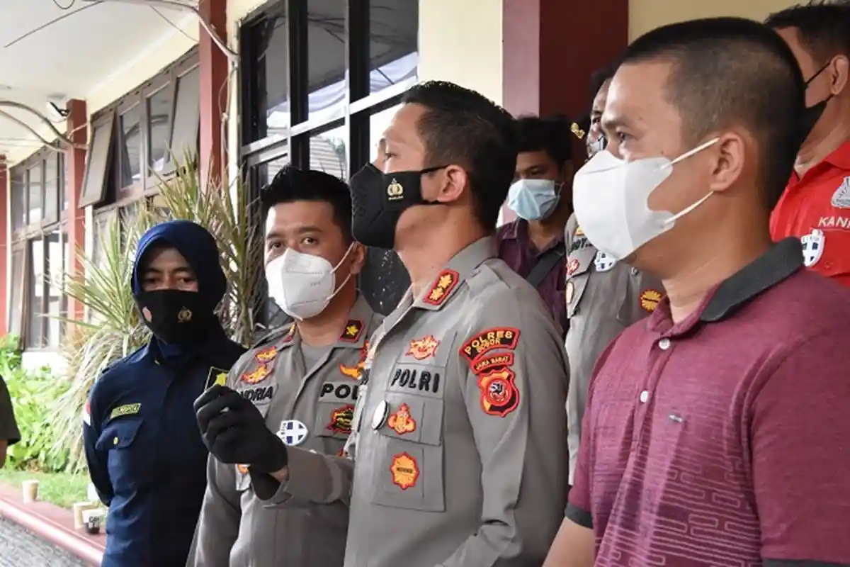 Pengungsi Asal Afganistan Disergap saat Berada di Puncak, Polisi Temukan Barang Bukti Ganja