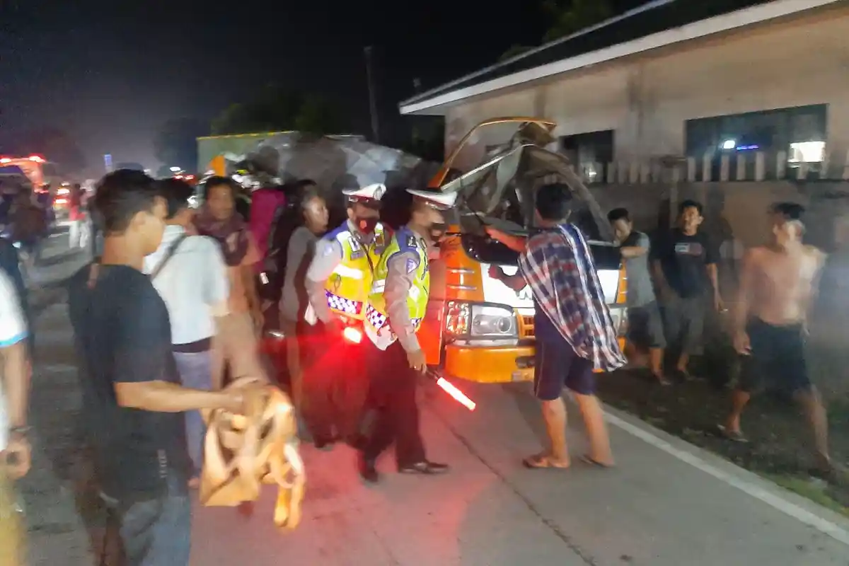 KECELAKAAN Maut di Pantura Subang, 4 Penumpang Travel Nabila Tewas, Ini Identitas Korban Kecelakaan