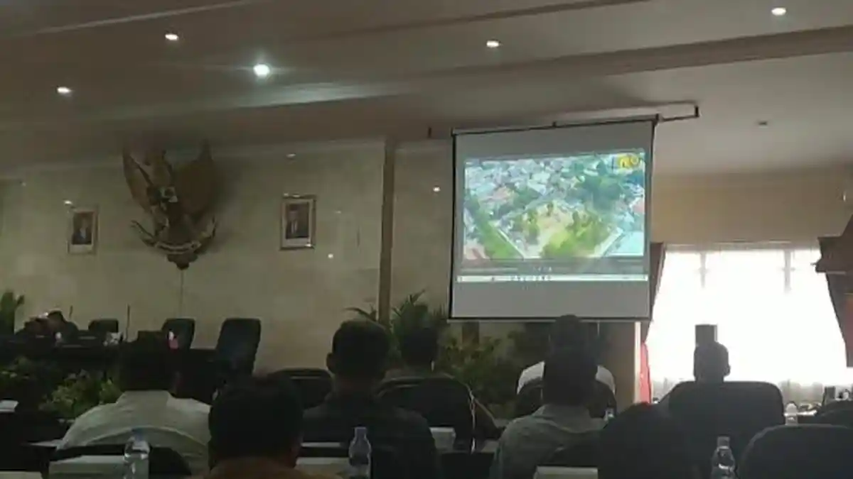 Hujan Interupsi Rapat Dengar Pendapat Dewan soal Alun-alun Kota Kediri, Kontraktor Dapat Peringatan