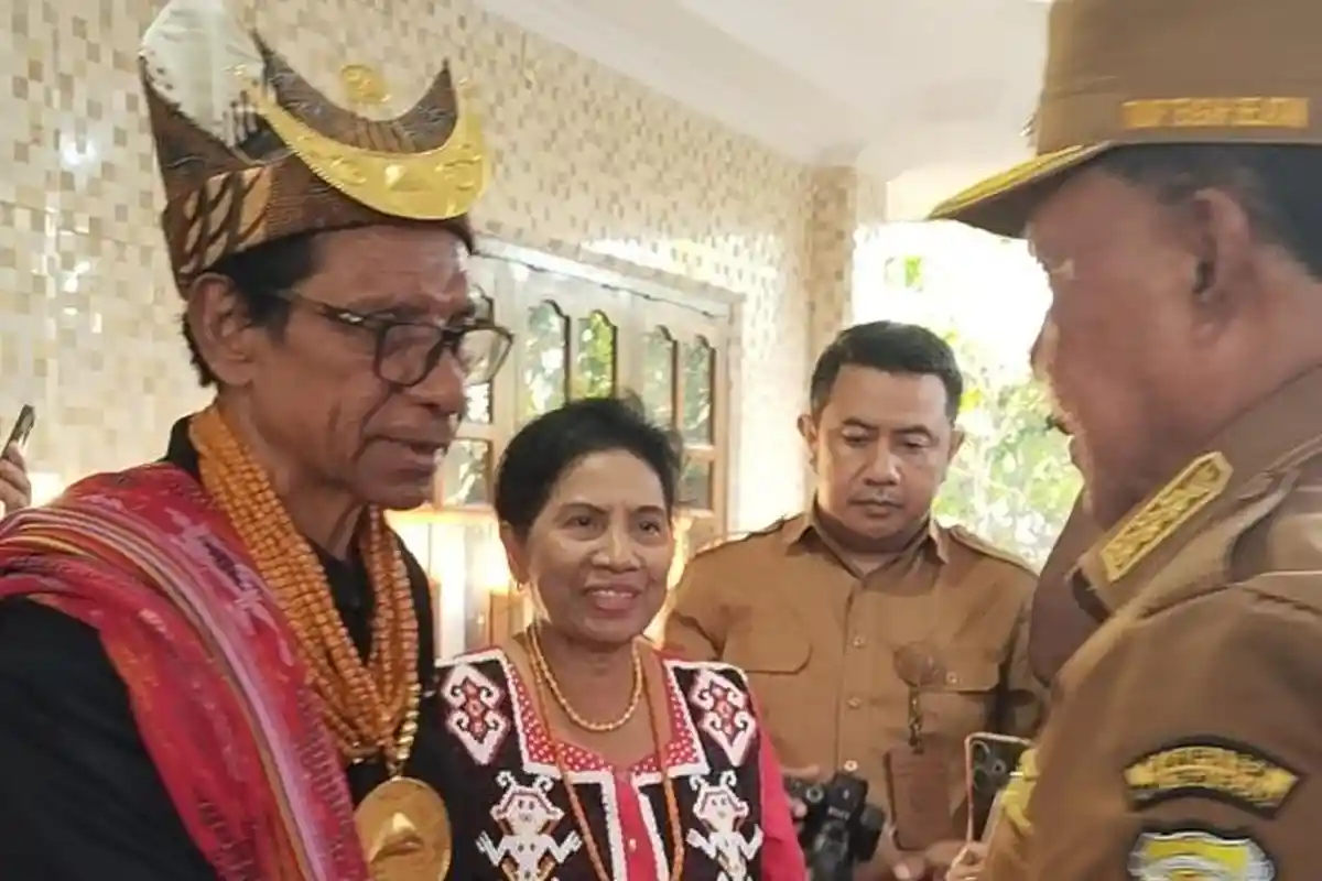 Drs. Jonathan Nubatonis Resmi Dinobatkan Menjadi Raja Kerajaan Amanuban TTS