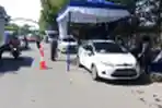 Mobil Antri Uji Emisi Gratis di Tangerang