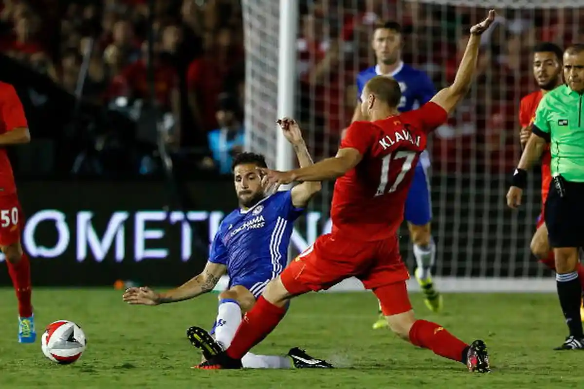 Saya Minta Maaf pada Klavan. Saya Tidak Punya Niat Jahat, Kata Cesc Fabregas Terkait Tekelnya