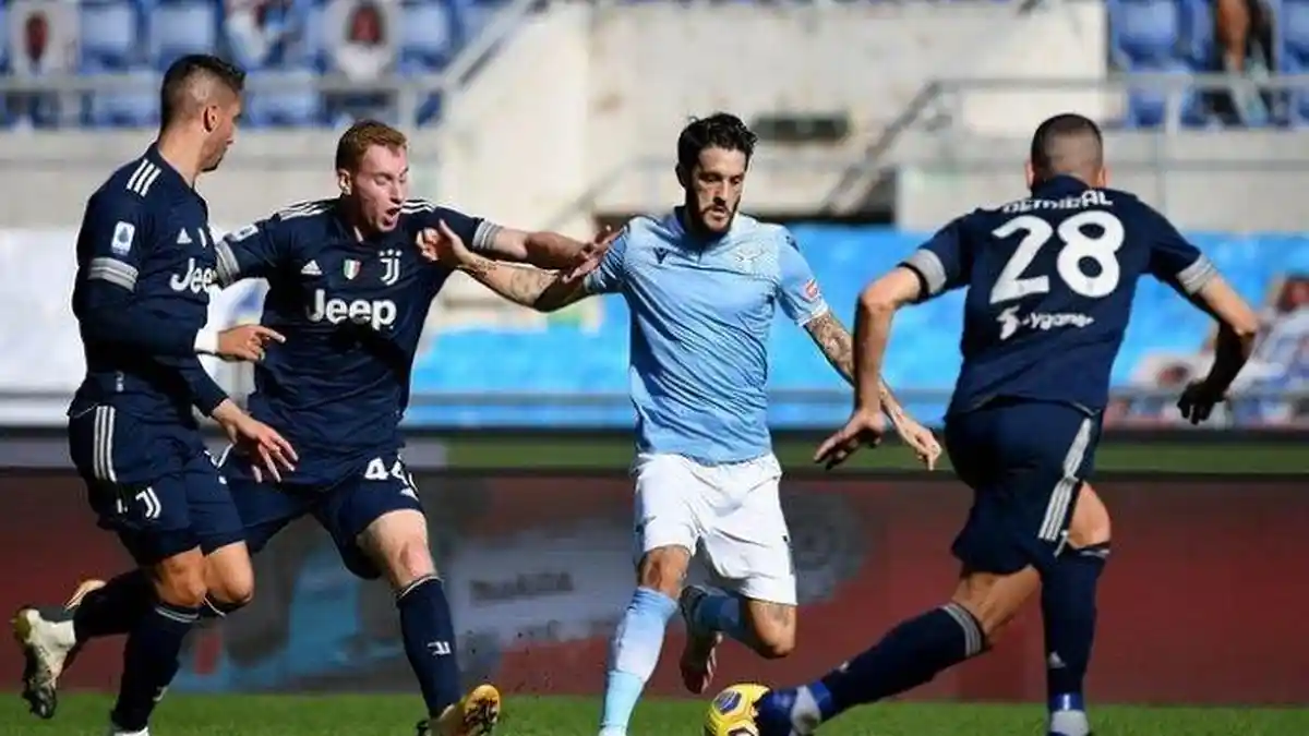 Keputusan Lazio Bakal Bikin AC Milan dan Juventus Patah Hati