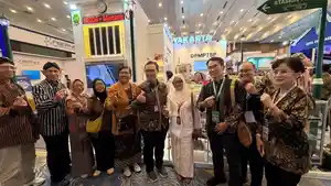 PAMERAN-UMKM-Wali-Kota-Yogyakarta-Hasto-Wardoyo-saat-berfoto-bersama.jpg