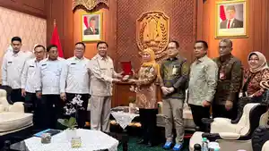 Didit-Herdiawan-Ashaf-dan-Khofifah-Indar-Parawansa.jpg