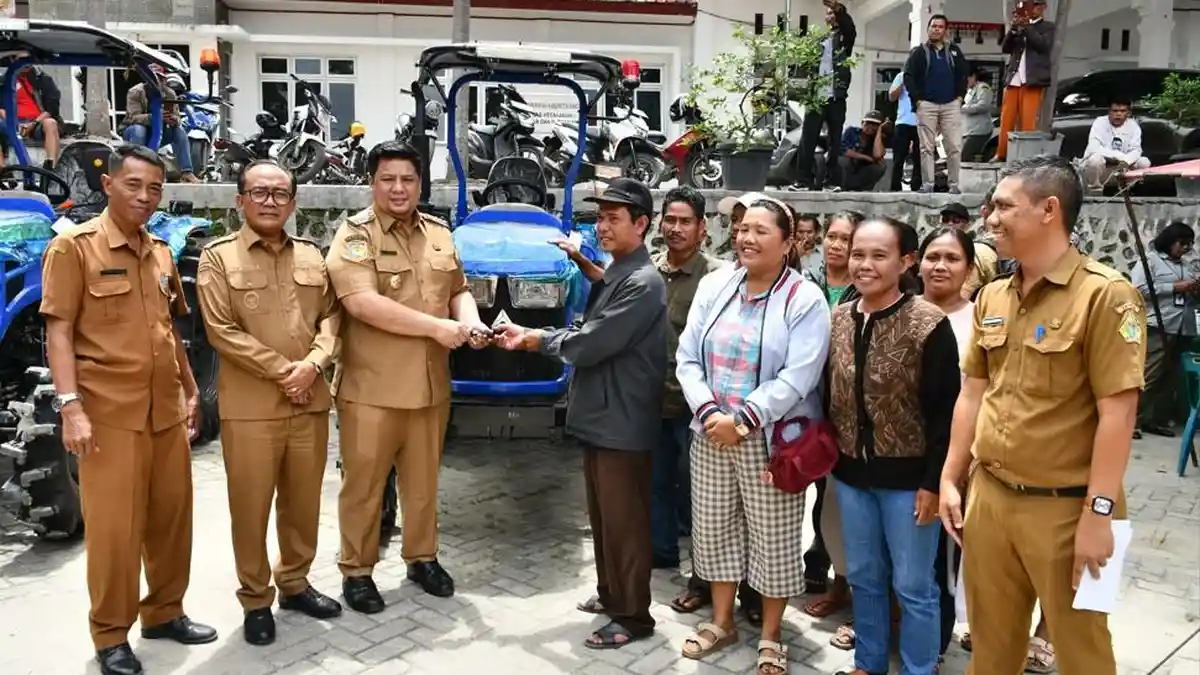 Pemkab Samosir Salurkan Alsintan kepada Kelompok Tani, Perluasan Lahan ...