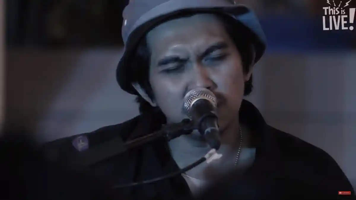 Chord Kunci Gitar Ingin Hilang Ingatan  Rocket Rockers