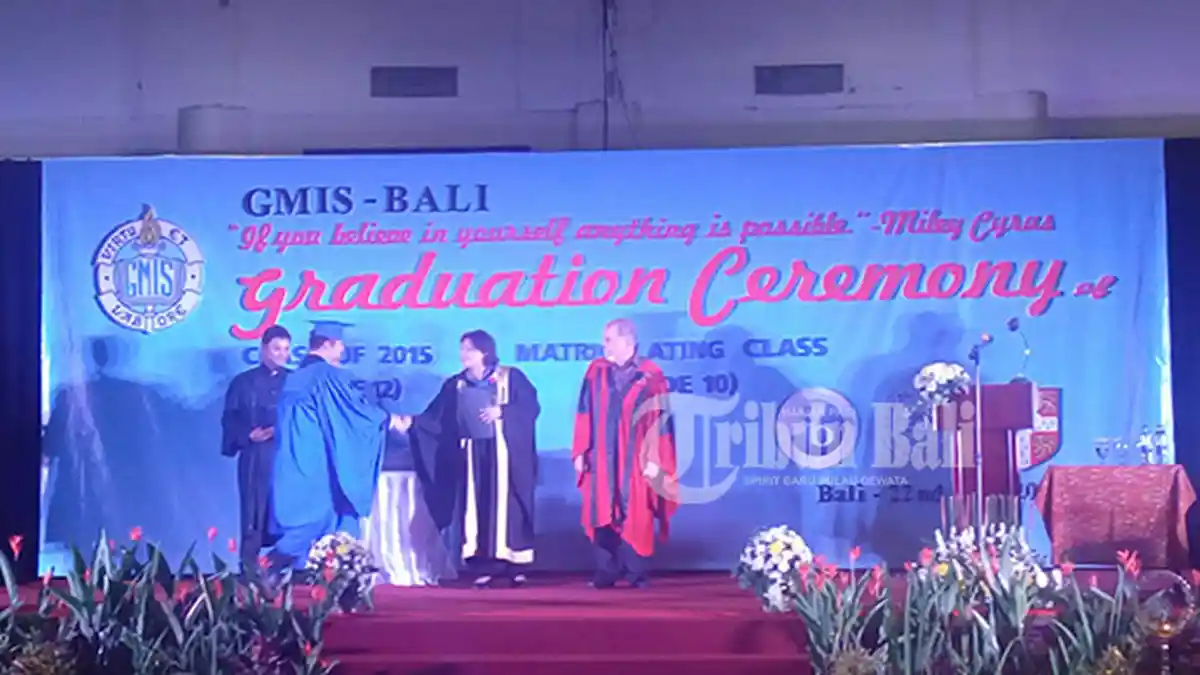Gandhi Memorial International School Mewisuda Siswa 14 Negara - Tribun ...