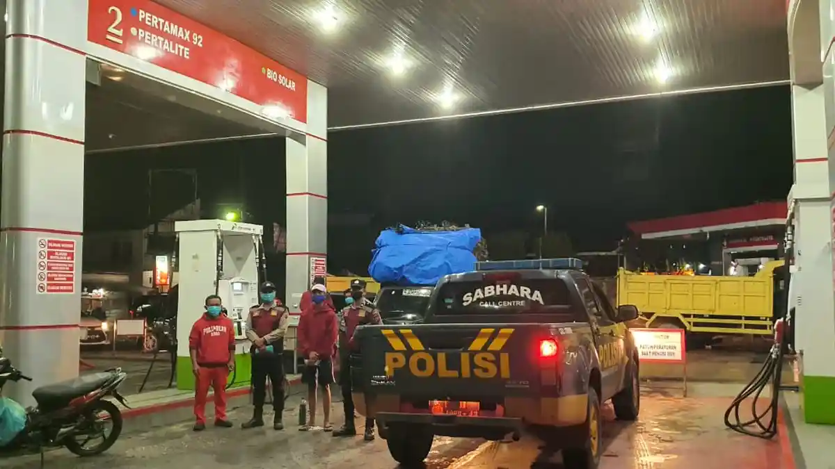 Cegah Kejahatan, Samapta Polres Toba Patroli Blue Light Seser Tempat Keramaian