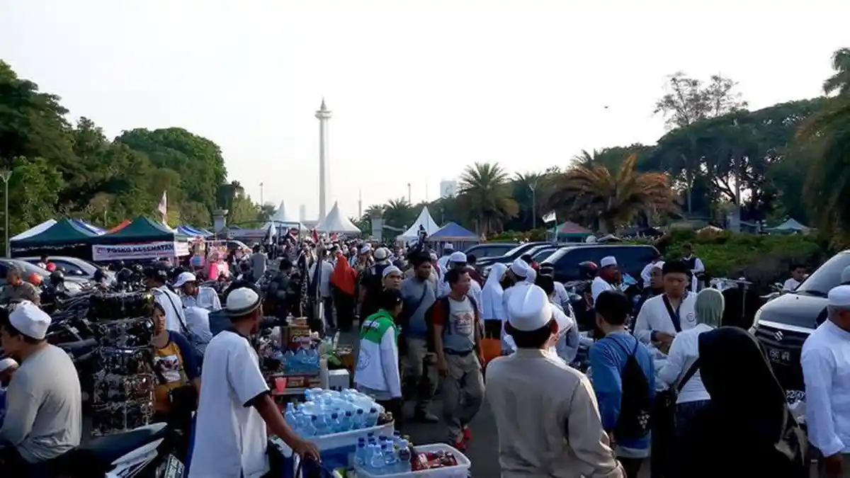 BREAKING NEWS: Ada Reuni Akbar 212, Peserta Aksi Padati Luar Area Monas