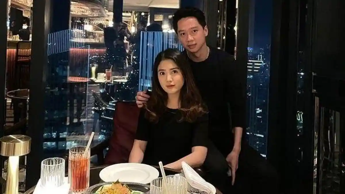 Potret Liburan Mewah dan Romantis Kevin Sanjaya dan Valencia Tanoe di Paris