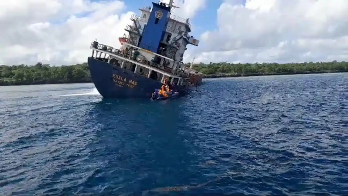 Penyebab Kapal Kargo Kuala Mas Tenggelam di Perairan Teluk Kupang NTT