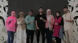 Foto-bersama-Raffi-Ahmad-dengan-Bupati-Bandung-Dadang-Supriatna-sekeluarga.jpg