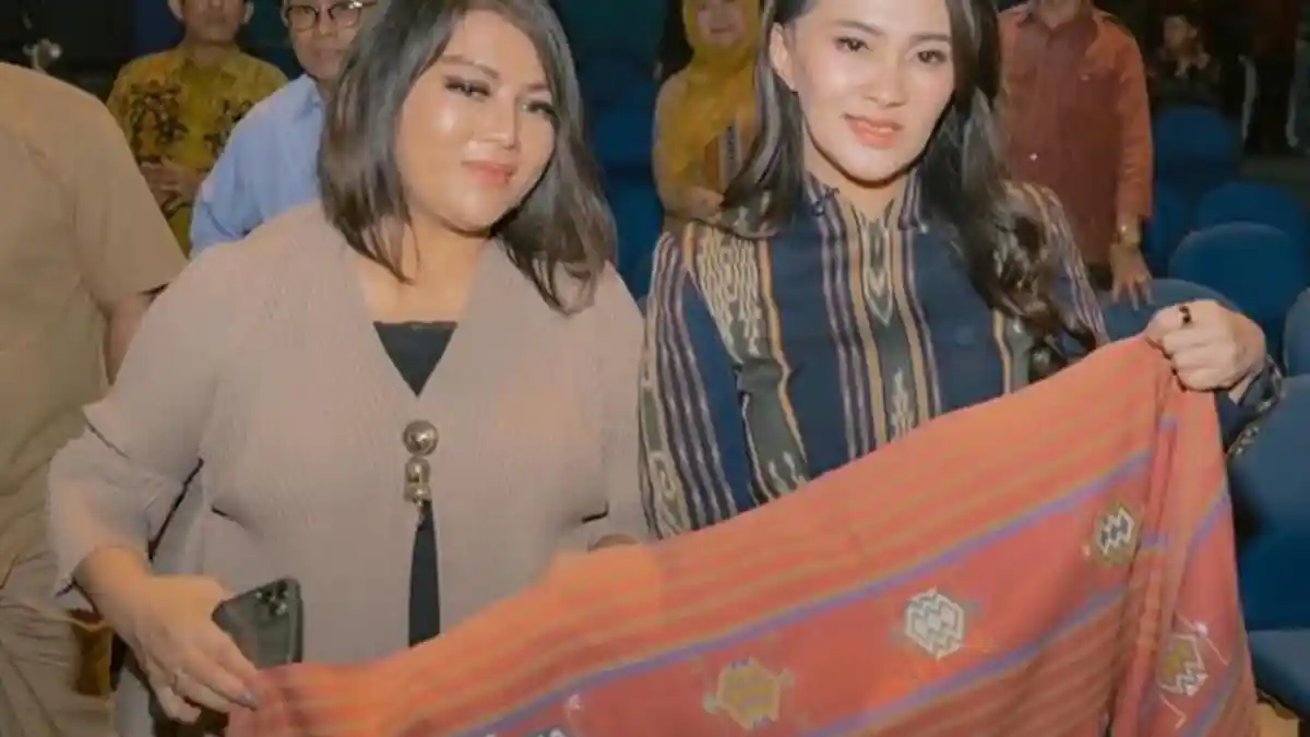 Kagumi Kain Tenun Belu, Gubernur Sherly Tjoandra: Itu Kain yang Bercerita