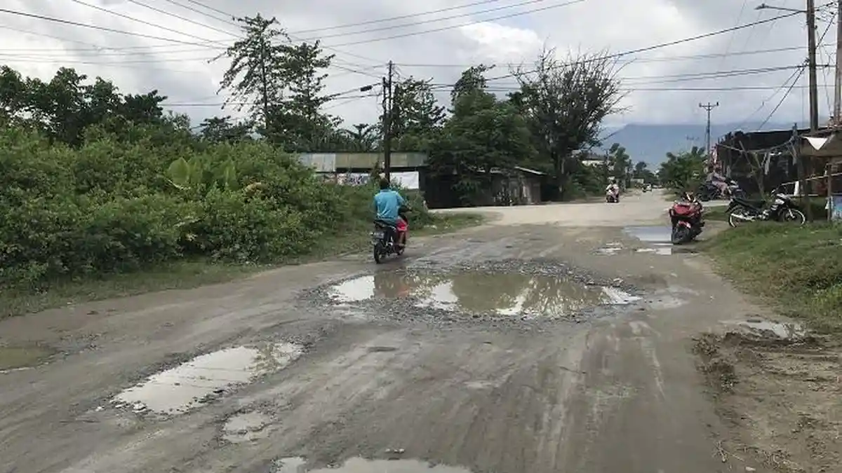 Kerusakan Drainase Sebabkan Genangan Air di Jl Adam Malik Palu