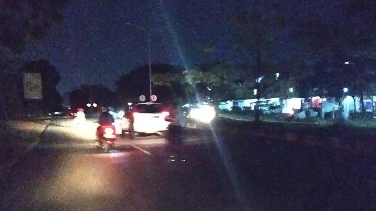 Bayar Pajak Tiap Bulan Tapi Lampu Jalan Depan Kawasan Industri Batam Centre Mati