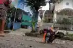 Topeng Monyet Dipingiran Jakarta