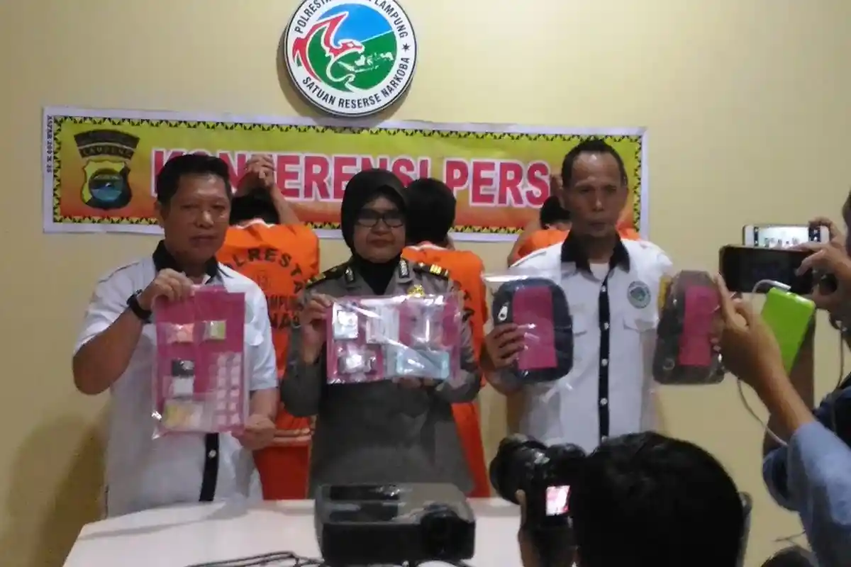 Polisi Gulung Tiga Tersangka Narkoba, Barang Bukti Sabu, Ekstasi, hingga Ganja
