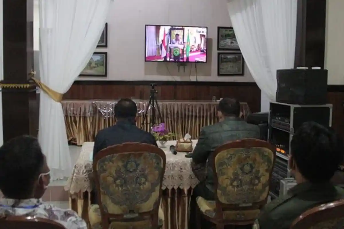 Asisten I Pemkab OKU Ikuti Video Conference Dialog Nasional The Spirit Of New Normal Tribun Sumsel