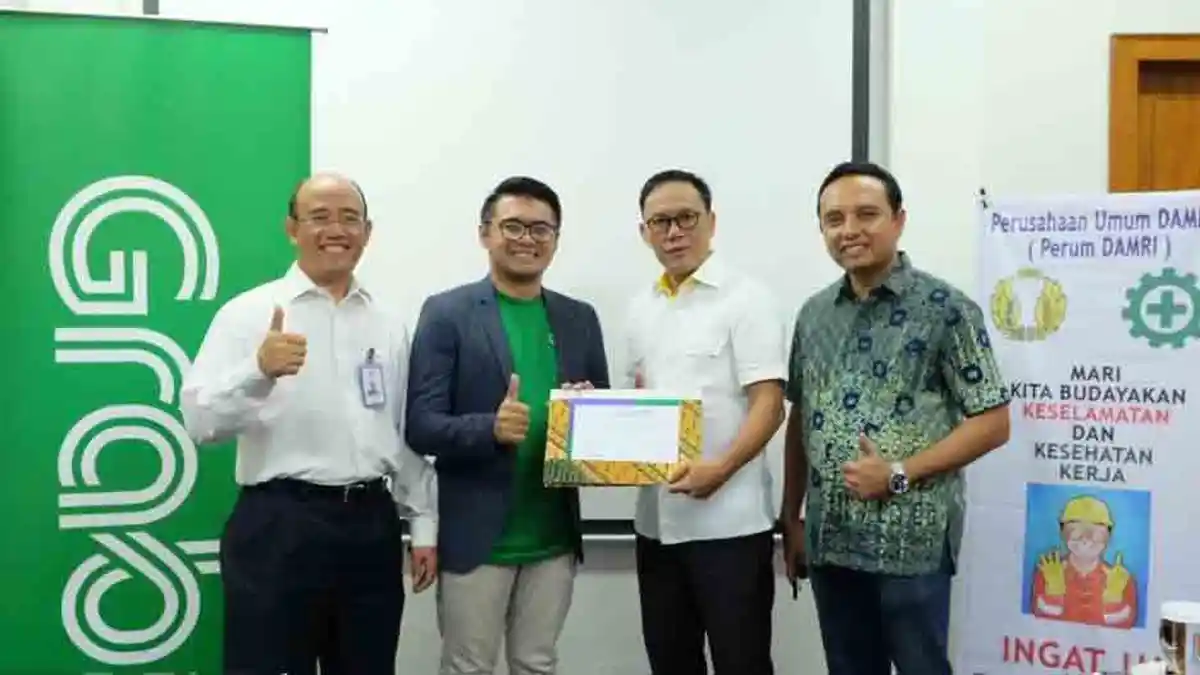 Perum Damri Gandeng Grab dan OVO untuk Dukung Konektivitas Tanpa Hambatan