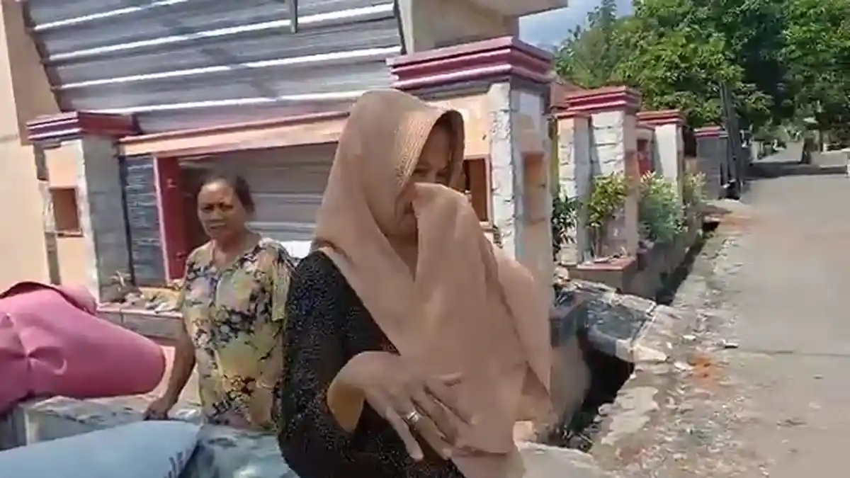 Tangisan Warga Pecah, Desa Miliarder di Kuningan Kini Rata dengan Tanah, Rumah-rumah Dirobohkan