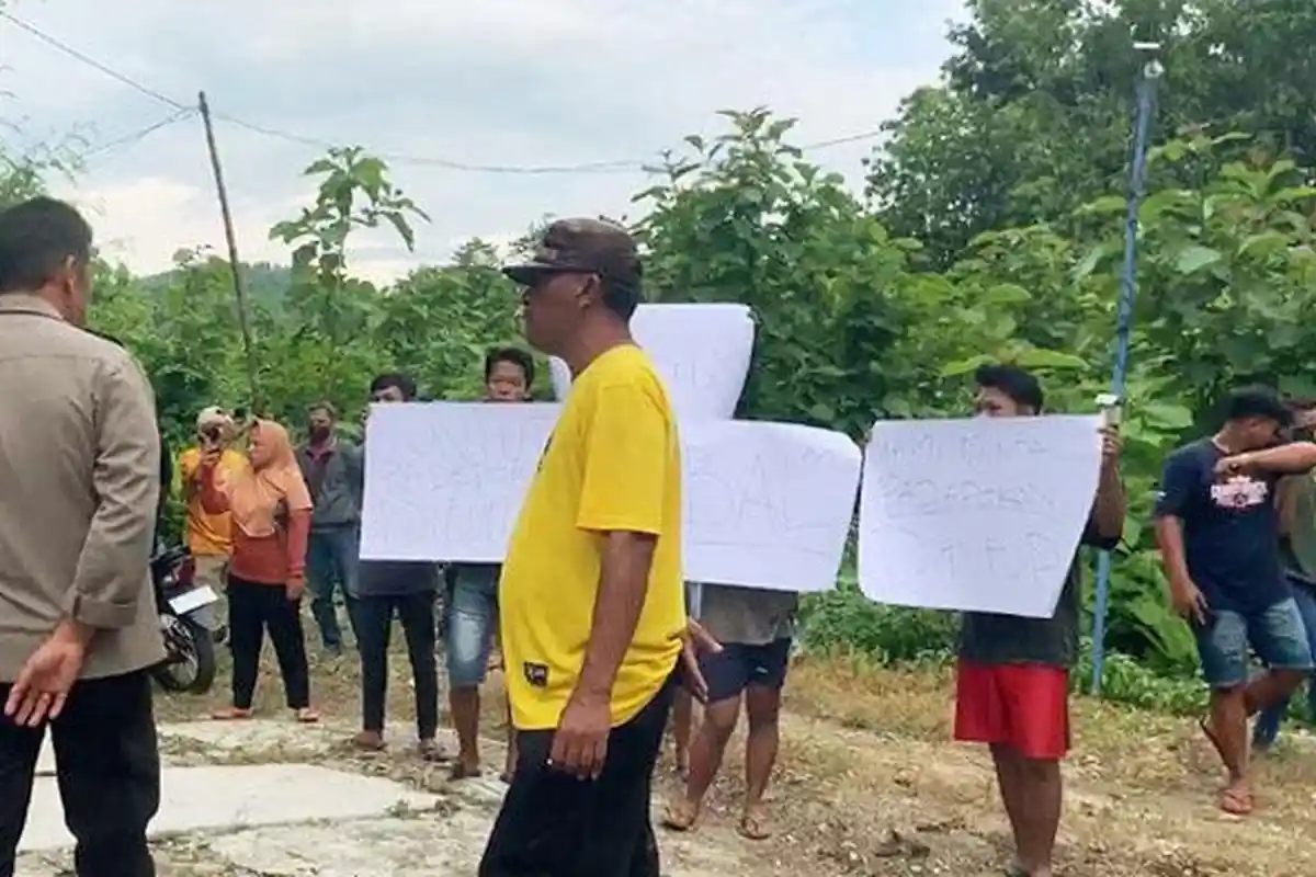 Warga Ponorogo Demo Padepokan Nurul Tauhid, Sebut Tak Berizin dan Bikin Resah