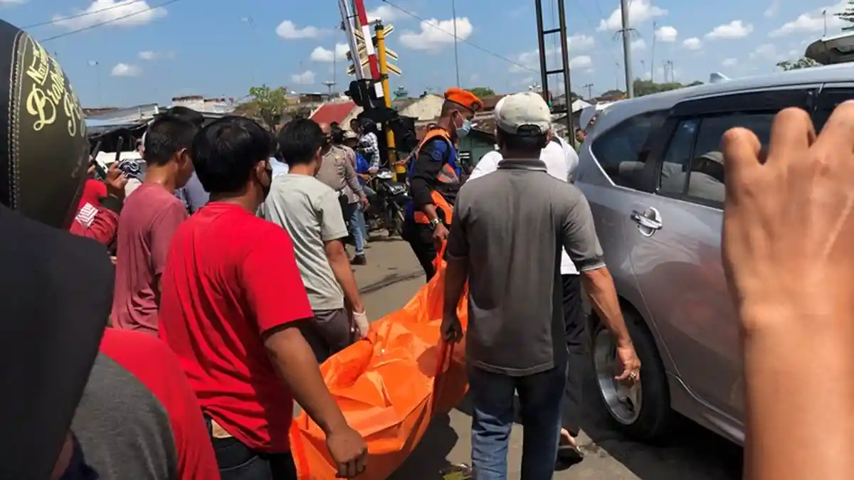 Identitas Pria Tewas Tertabrak Kereta Api di Kotabumi Lampung Utara