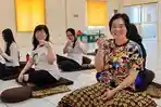Mindfulness dalam Secangkir Teh: Latihan Hadir di Tengah Kesibukan