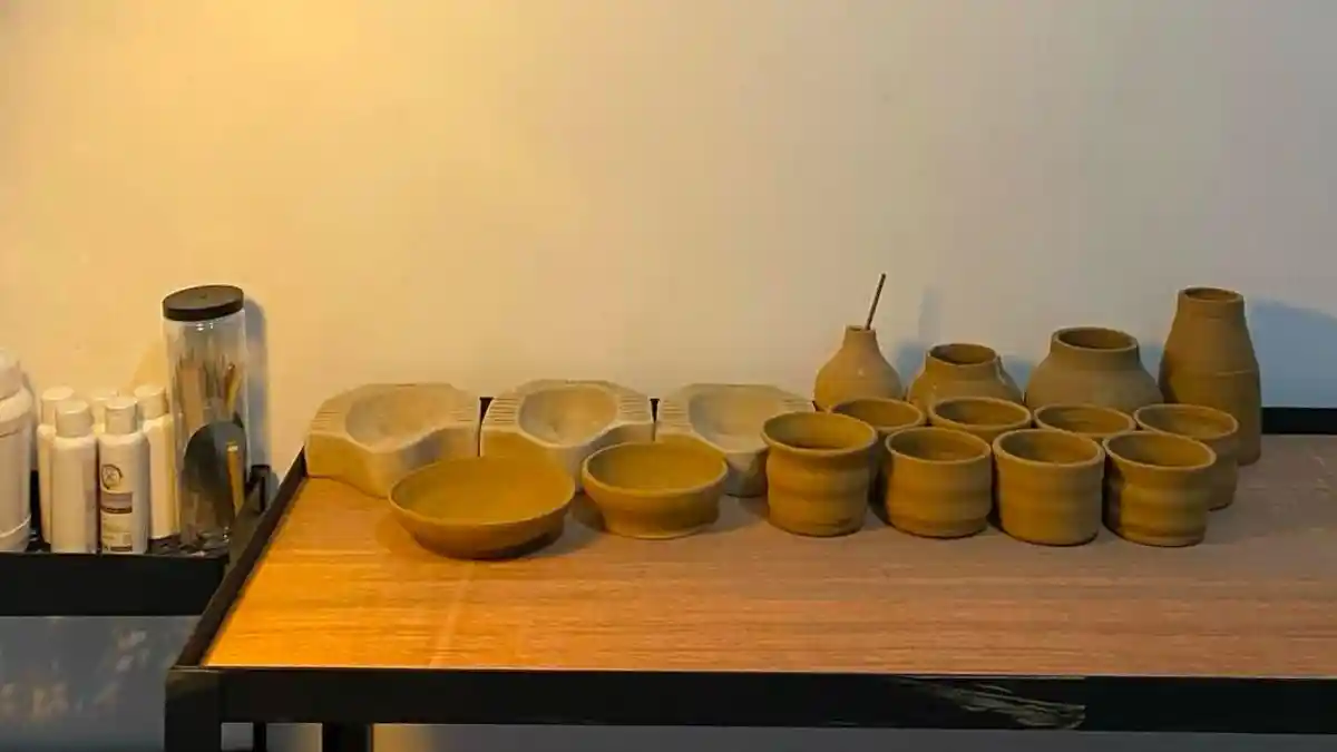Mampir ke Studio Jay Ceramic di Bogor, Tempat Seru Bikin Keramik Sendiri dari Tanah Liat
