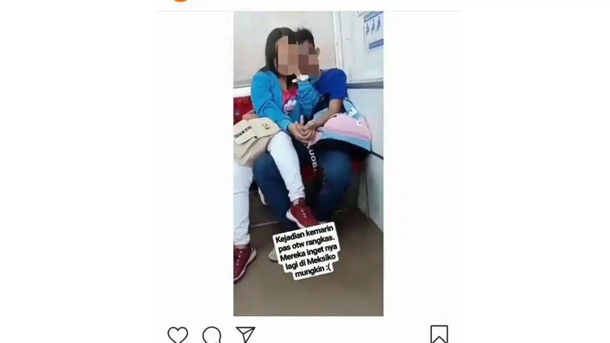 Viral Video Penumpang Bermesraan di KRL Commuter Line