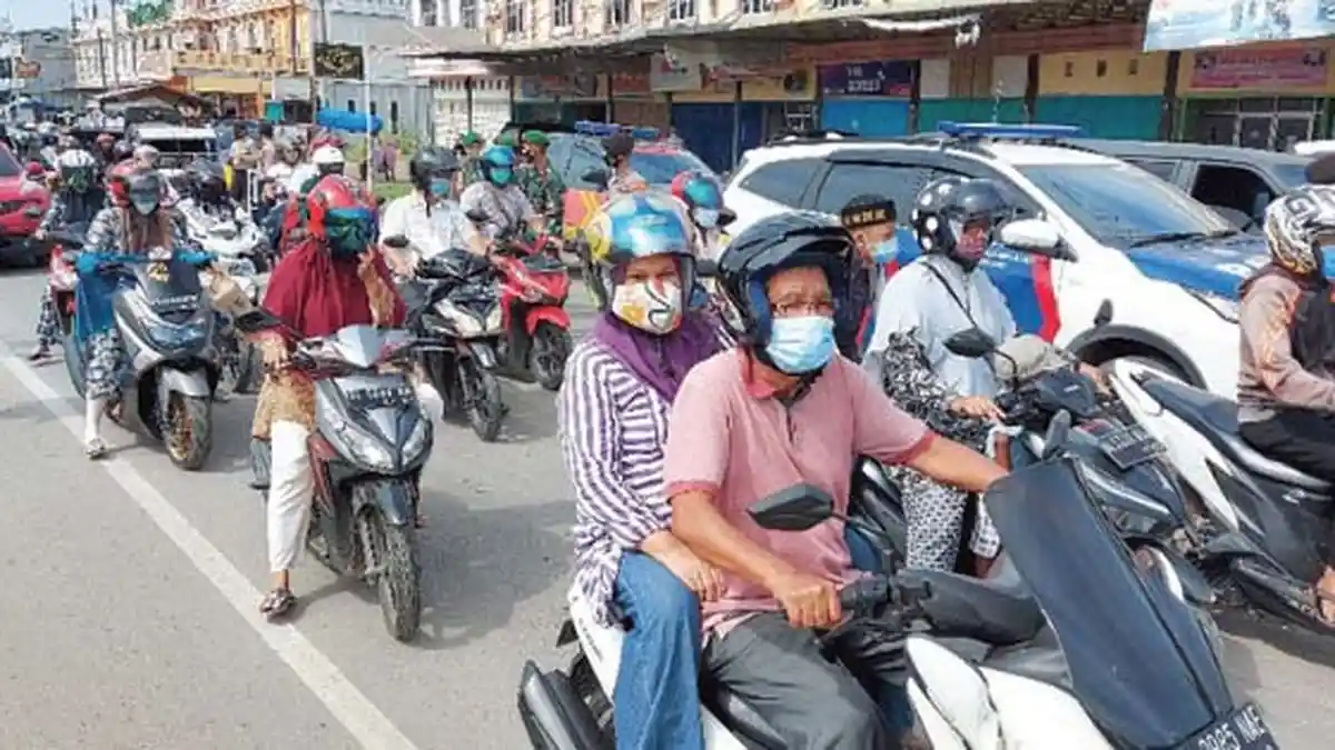 Ratusan Petugas Gabungan Razia Protkes, Tak Pakai Masker Warga Berusaha kabur