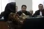 Terdakwa Ratu Atut Chosiyah Menjalani Sidang di Tipikor