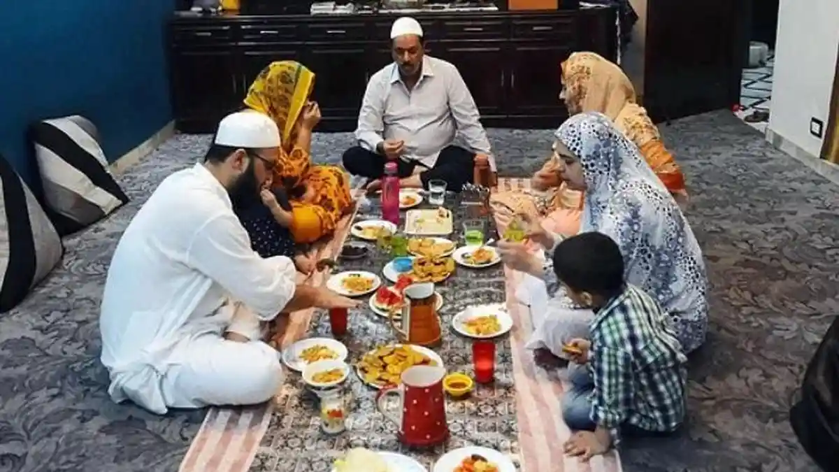 Amalan Sunnah Sebelum-Sesudah Shalat Id: Makan Sebelum Salat, Berangkat dan Pulang Lewat Jalan Beda
