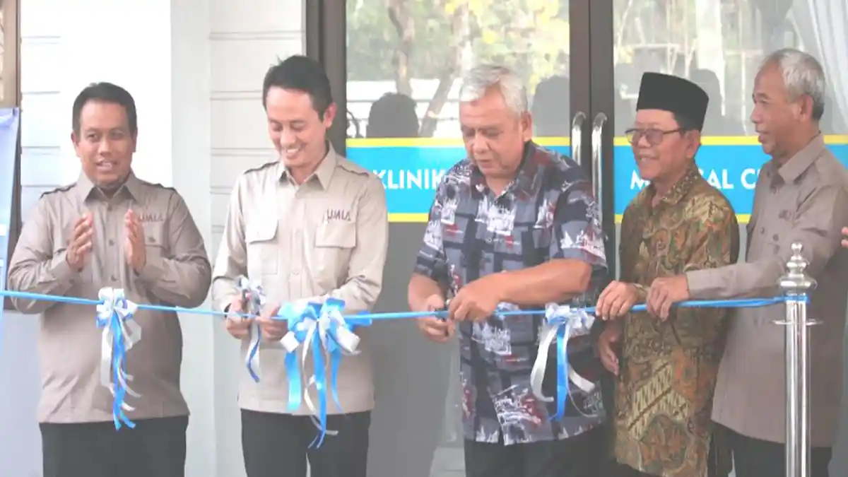UMLA Resmi Buka Klinik Medis Megah untuk Warga di Lamongan, Mahasiswa ...
