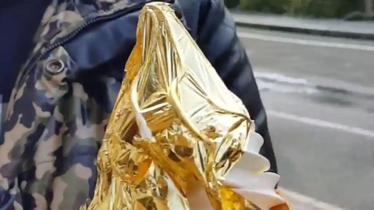 Es Krim Berlapis Emas, Hanya Ada di Kanazawa Jepang