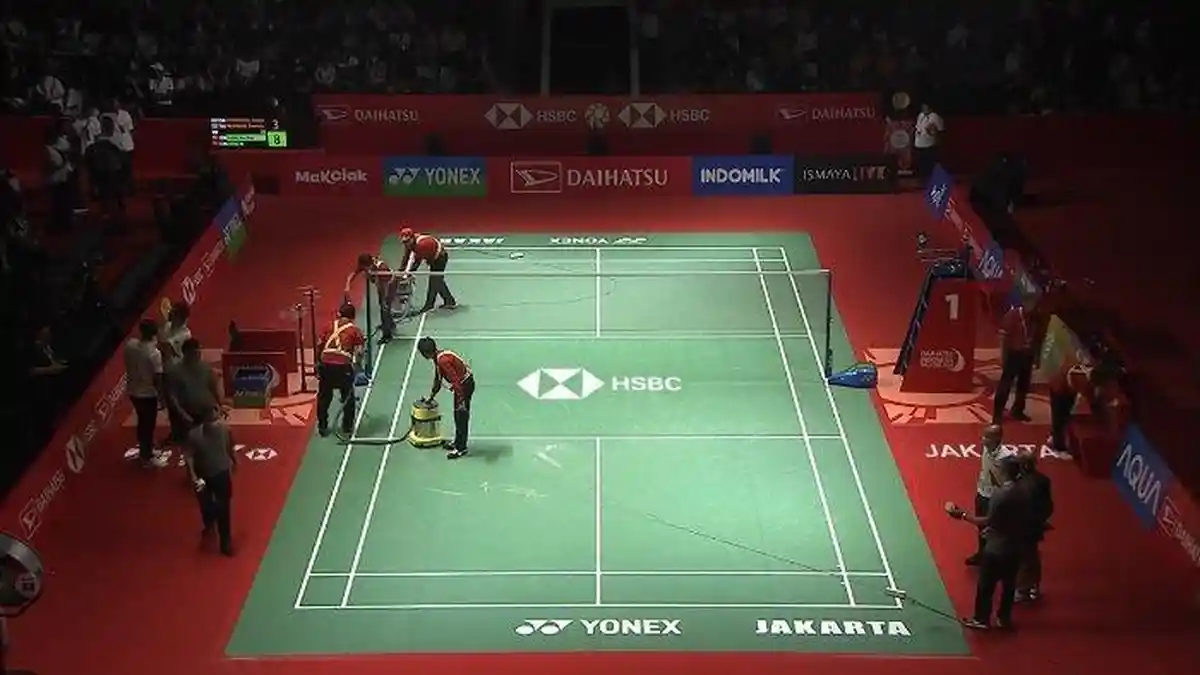Kobaran Api Tiba-tiba Muncul di Atap Istora Senayan Saat Semifinal ...