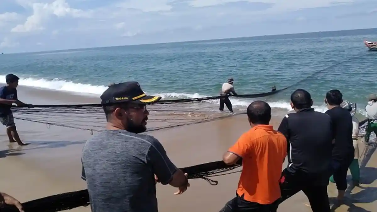 Pesona Pantai Geuntheeng Tangan-tangan Abdya yang Masih Asri
