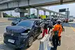 Tabrakan Beruntun Libatkan Tiga Mobil di Jalan Tol Jakarta Cikampek KM 10 Cikunir